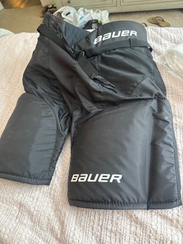 Senior Small Bauer Vapor X700 Hockey Pants (Used)