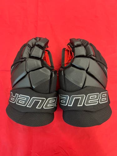 14" Senior Bauer Vapor 3X Gloves