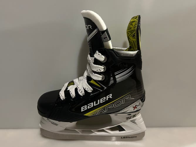 New Bauer Vapor X4 Hockey Skates - Junior Size 1 EE (Extra Wide)