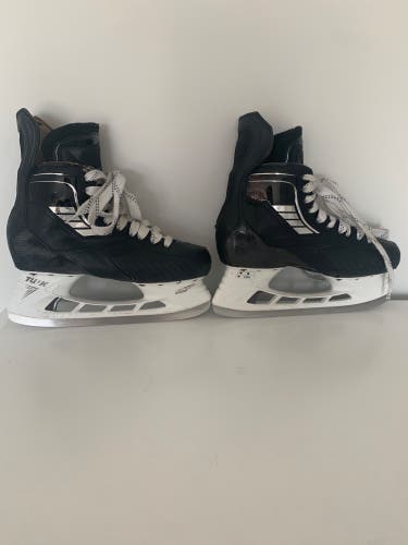 2023 True Pro Custom Hockey Skates Regular Width 8 (Used)
