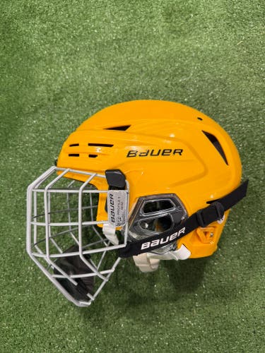 Bauer Re-Akt 85 Helmet | Medium w/ Cage