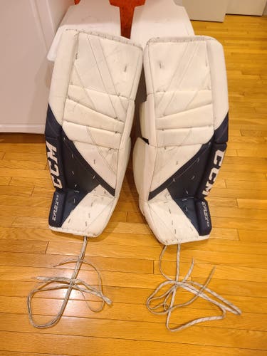 Large CCM Extreme Flex 5.9 Goalie Leg Pads (Used)