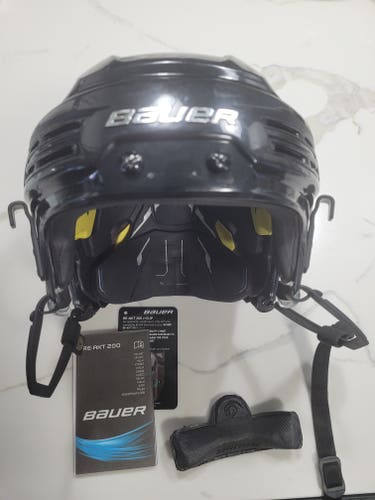 Medium Bauer Re-Akt 200 Helmet (Used)