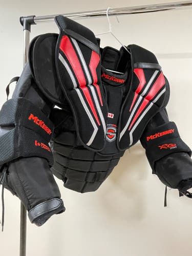 XL Mckenney XPG2 Pro Goalie Chest Protector (Used)