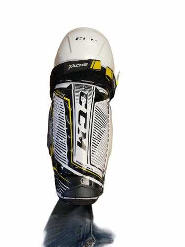 CCM Tacks Classic Pro 11" Hockey Shin Pads