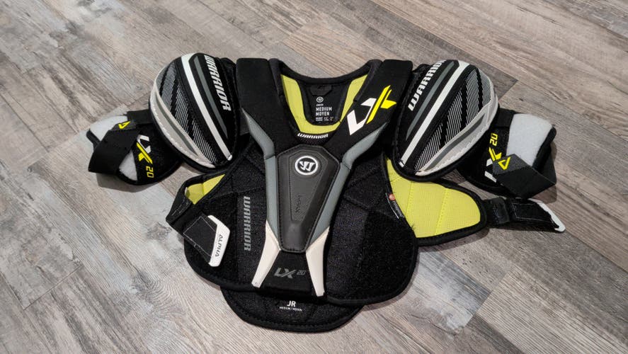 Medium Junior Warrior ALPHA LX 20 Shoulder Pads (Used)