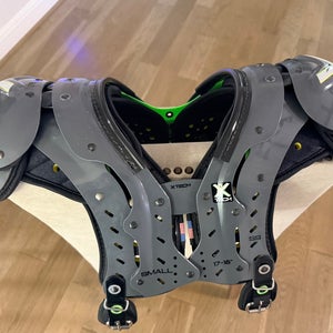 XTech Super Skill Small Adult Shoulder Pads (Used)