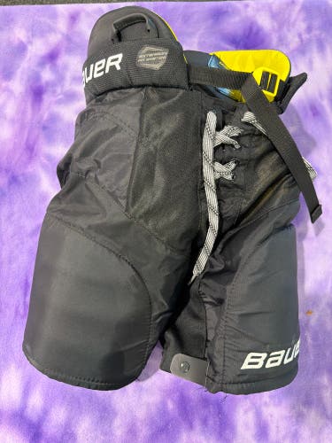 Black Youth Large Bauer Supreme Mach Hockey Pants (Used)