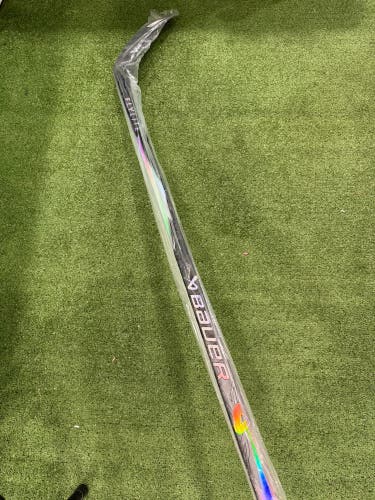 Junior Bauer Vapor Flylite Hockey Stick Left Hand P28 50 Flex (New)