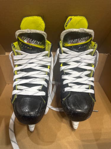 Black/Yellow 2025 Bauer Vapor Fly40 Hockey Skates Regular Width 11.5 (Used)