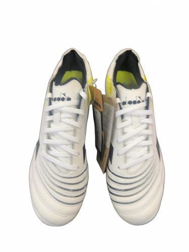 Diadora Maximus Icon Women's Soccer Cleats - Size 8.5 Brand new with tags