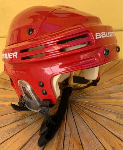 Bauer 4500 Helmet Red Senior Medium *Mint Condition - Worn 1-2x - Read Full Description*