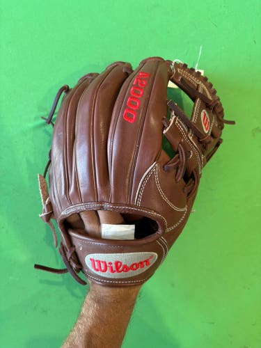 Brown Wilson A2000 RH Infield Baseball Glove 11.75"