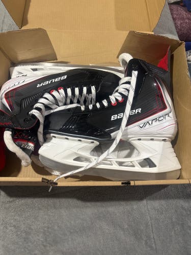 2025 Bauer Vapor Fly30 Hockey Skates Extra Wide Width 12 (New)