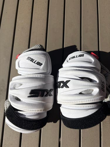 Medium Youth STX Stallion 500 Arm Pads (Used)