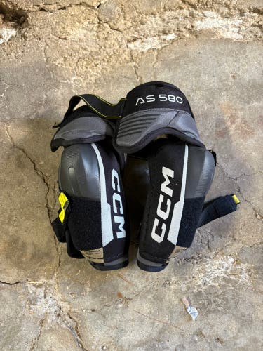 Senior Small CCM Tacks AS 580 Elbow Pads (Used)