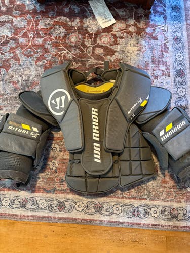 Large/Extra Large Warrior Ritual G2 Goalie Chest Protector (Used)