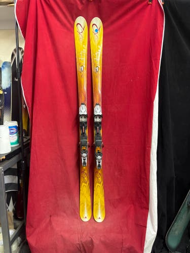 Skis: K2 T:Nine Burnin' Luv women's all-mountain skis, 167cm.
Bindings: Marker
Binding Range: 283-