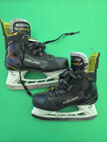 Bauer Supreme M4 Intermediate Hockey Skates | Size 5.5