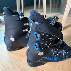 Mondo 24 & 24.5 Salomon Sport 4.0 Ski Boots (Used)