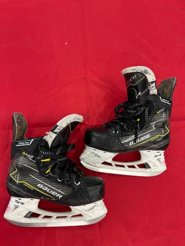 Junior Bauer Supreme M40 Hockey Skates | Size 1EE