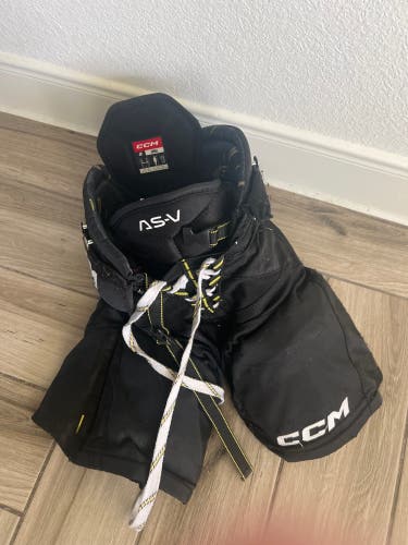 Junior Small CCM Tacks AS-V Hockey Pants (Used)
