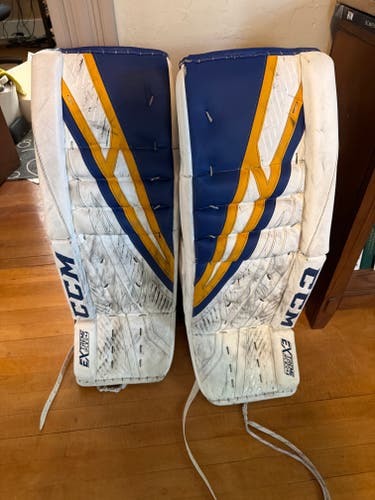 34" CCM Extreme Flex 4 Goalie Leg Pads (Used)