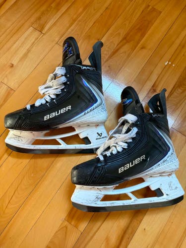 2025 Bauer Vapor Flylite Hockey Skates Wide Width 6.5 (Used)
