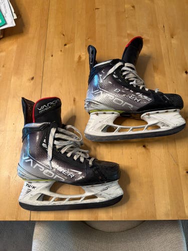 2021 Bauer Vapor Hyperlite Hockey Skates 7 (Used)