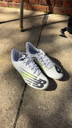 Men's Size M 9.5 (W 10.5) Adult New Balance Low Top
