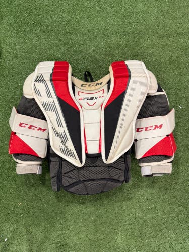 Junior Small / Medium CCM EFlex 5.5 Goalie Chest Protector (Used)