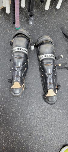 Used Easton GAME TIME 9-12 Catchers Leg Guards Black Youth 11497-S000161267
