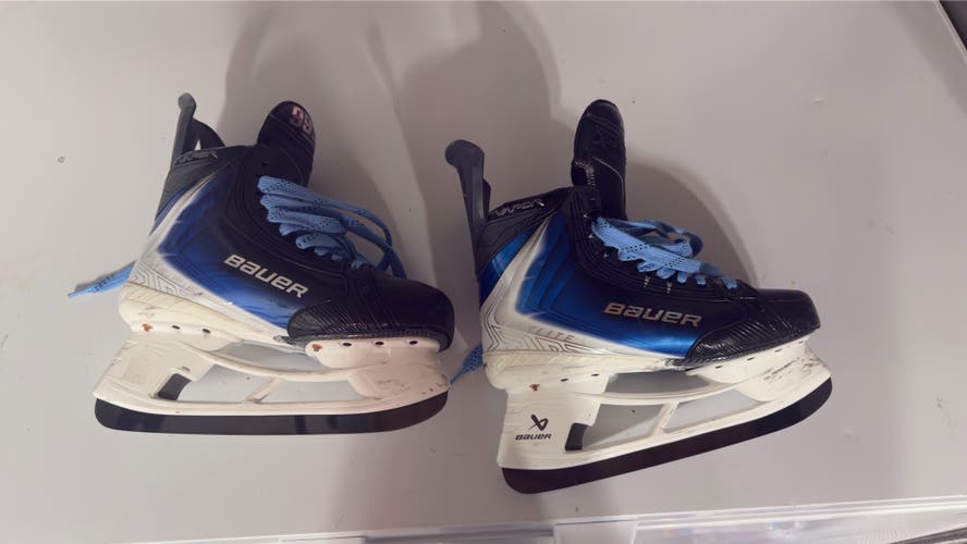 Black/Navy 2025 Bauer Vapor Flylite Hockey Skates Wide Width 10 (Used)