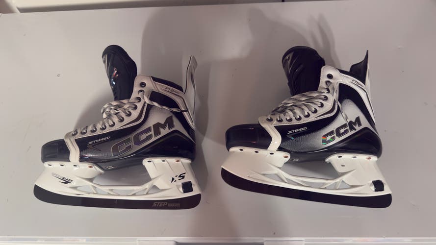 White 2026 CCM JetSpeed FT8 Pro Hockey Skates Extra Wide Width 10 (Used)