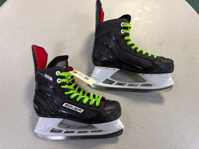 Junior Bauer NS Hockey Skates Regular Width Size 4 (Used)