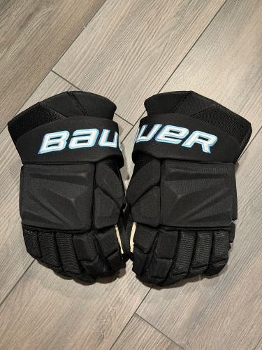Bauer Vapor Hyperlite Gloves 15" Pro Stock