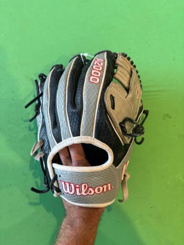 Gray Wilson A2000 RH Infield Baseball Glove 11.5"