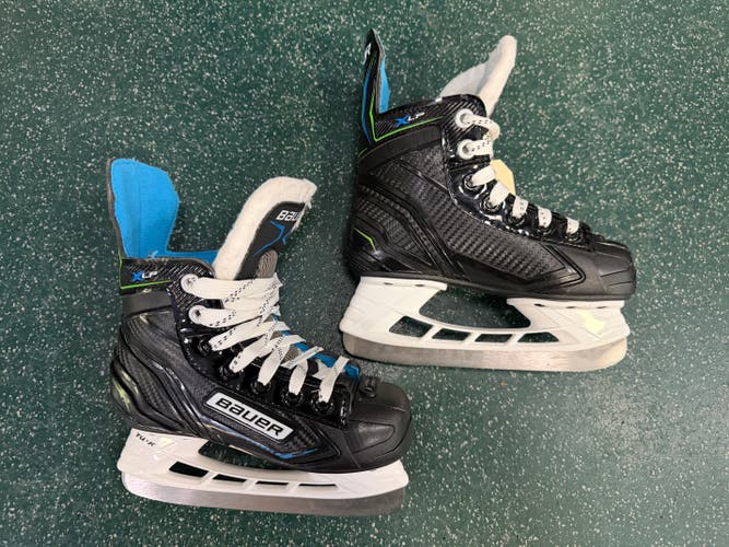 Youth Bauer XLP Hockey Skates 10.5 (New)