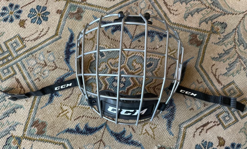 CCM FM JR helmet cage