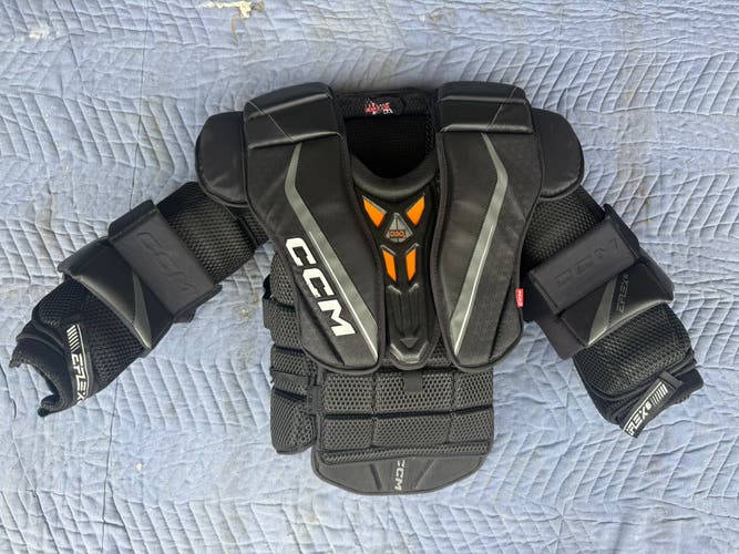 Large CCM EFlex 6 Goalie Chest Protector (Used)