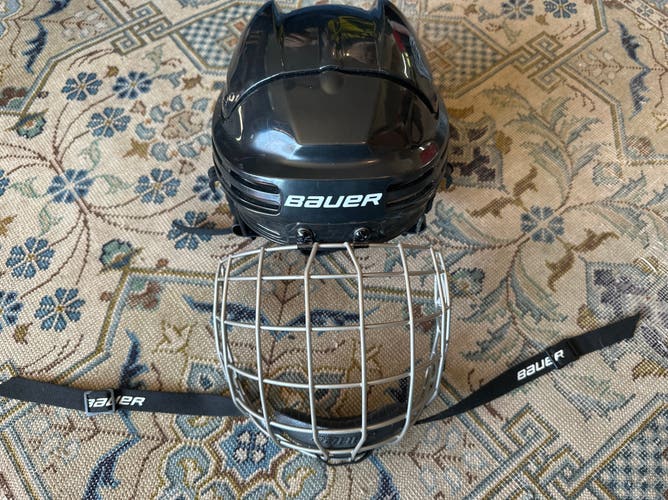 Small Bauer 3500 Helmet (Used)