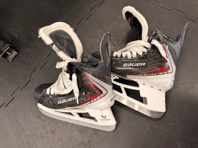 2025 Bauer Vapor Fly40 Hockey Skates 6 (Used)