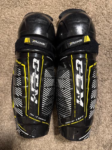 Junior CCM Tacks 9040 13" Shin Pads (Used)