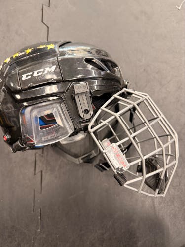 Youth CCM FitLite 3DS Helmet (Used)