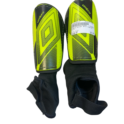 Used Umbro Soccer Shin Guards Youth Black SM 11706-S000386269
