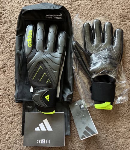Adidas Copa Pro Goalkeeper Gloves Black/Green Size 10 JN5335