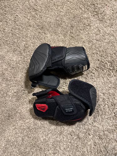 Junior Medium Bauer Vapor XLTX pro Elbow Pads (Used)