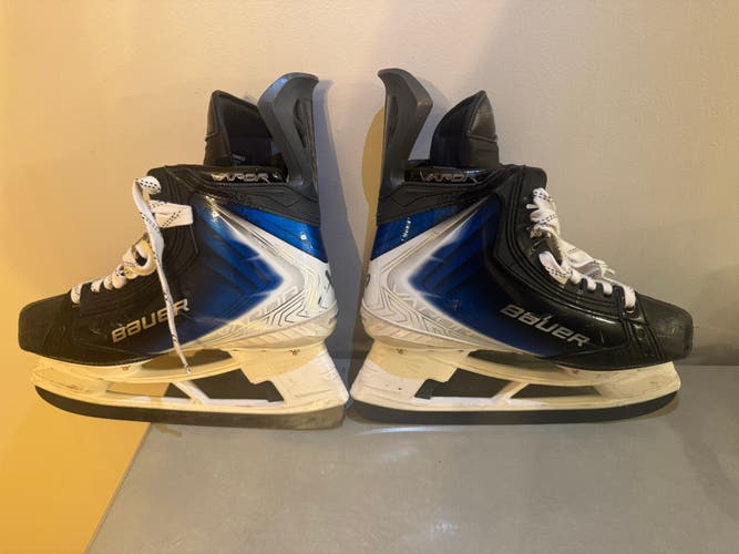 Custom White/Blue 2025 Bauer Vapor Flylite Hockey Skates Pro Stock 9 (Used)