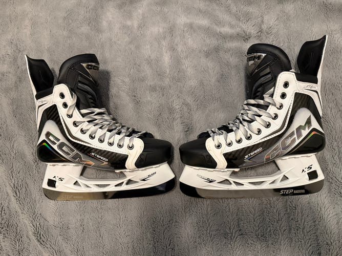 White 2026 CCM JetSpeed FT8 Skates