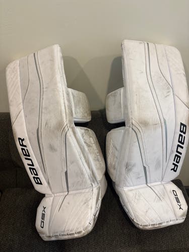 Medium Bauer GSX Goalie Leg Pads (Used)